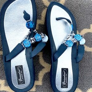 Like new Grandco rubber sandals with jewels